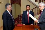 斯里兰卡总理维克拉马辛哈宣誓就任临时总统