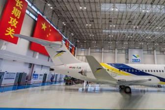 中国喷气式客机首次进入海外市场！国产ARJ21商业运营走出国门