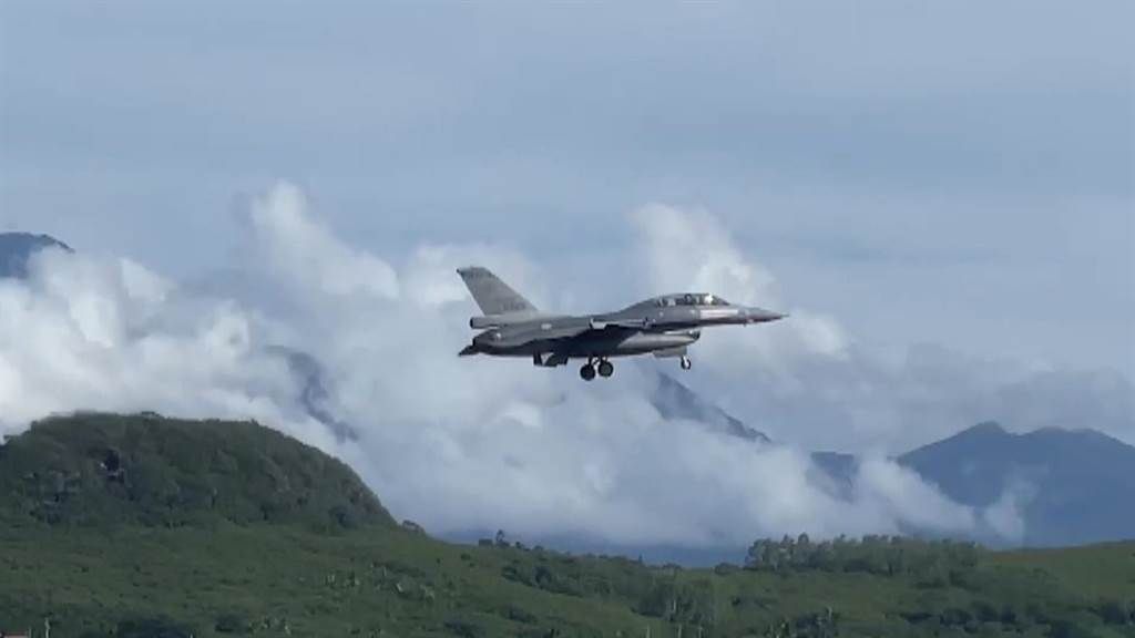 首战即是终战，俄军还没还手，乌F16已经坠落，空军司令已被清算